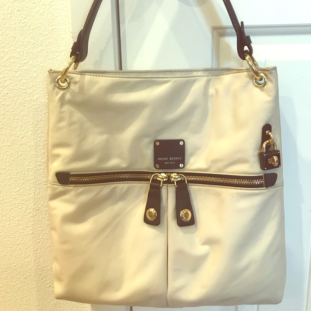 A Authentic Henri Bendel Jetsetter